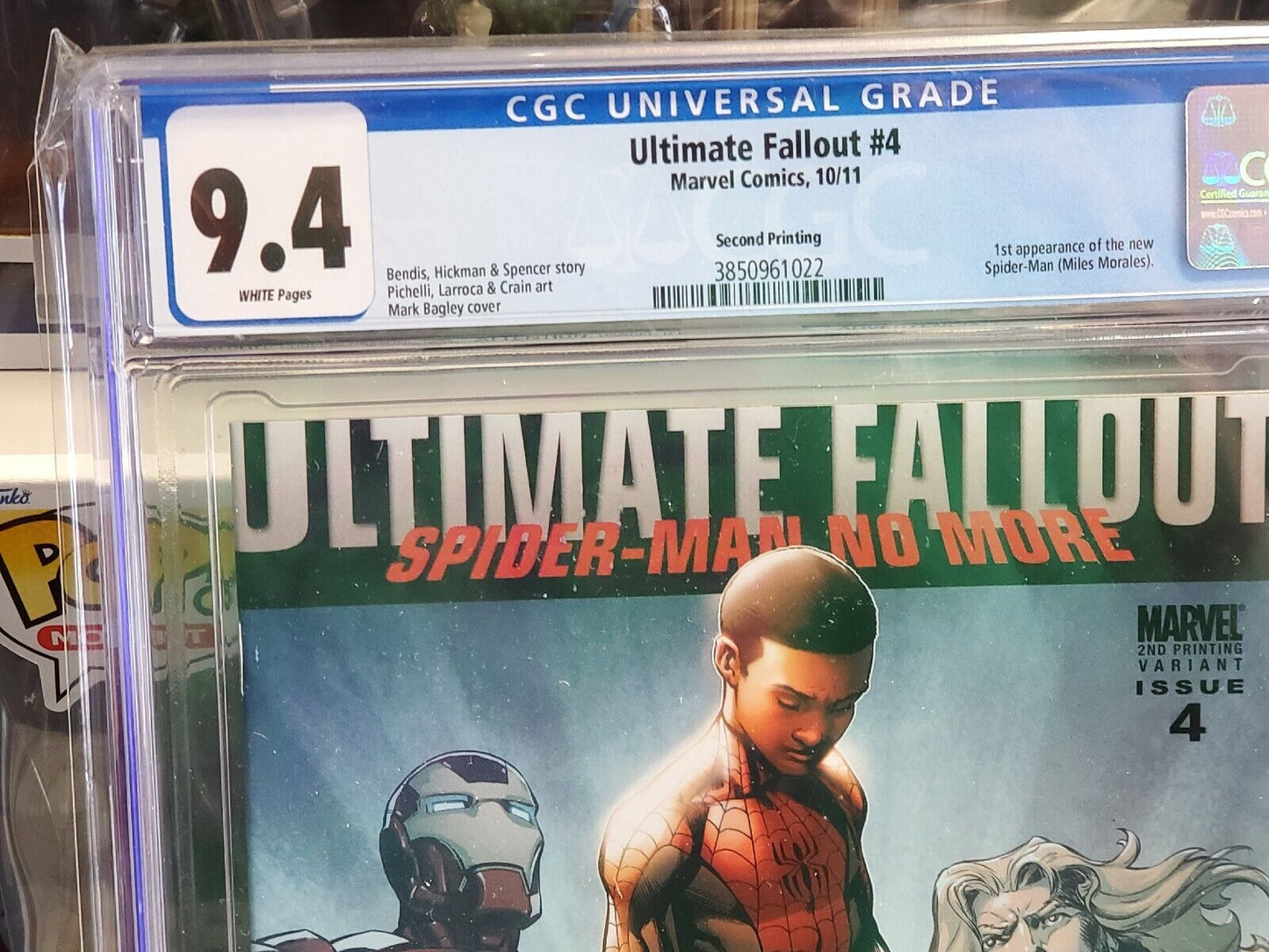 Ultimate Fallout #4 - CGC 9.4 - 2nd Print - 1st Appearance Miles Morales